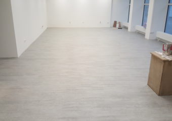 Laboratoře Cejl – pokládka vinylu